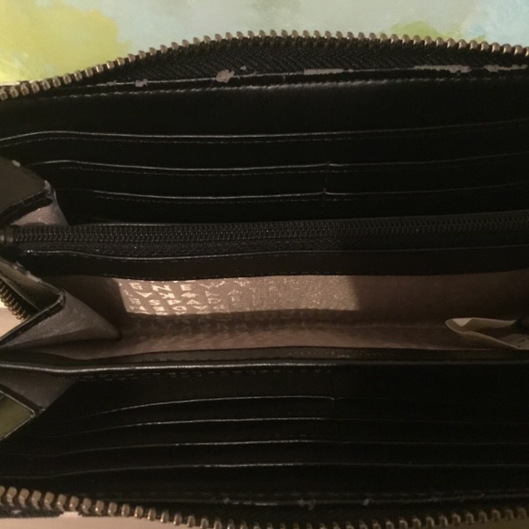 KATE SPADE ZIP AROUND WALLET CALL OUT - Picture 5 of 10